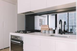 2BR Prime Location! Near QV Market & in Free Tram Zone - 5