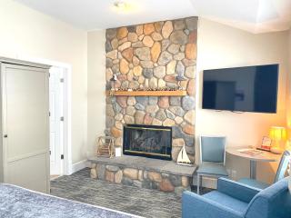 Harbor House Inn - Grand Haven - 3