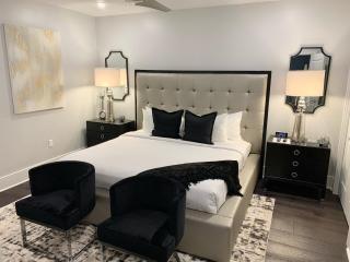 The St. Charles - New Orleans - 7