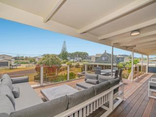 Daze Away - Cooks Beach Holiday Home - Cooks Beach - 3