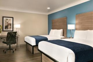 Torch Lite Inn at the Beach Boardwalk - 2