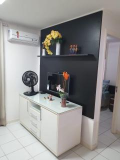 NA BEIRA MAR DE PAJUCARA- EDIF NEO- APARTAMENTO QUARTO E SALA -TEM VARANDA- VISTA LATERAL DO MAR- RUA JULIO PLECH FILHO 60 ESQUINA COM AVENIDA DOUTOR ANTONIO GOUVEIA - CONSUMO ELETRICO É PAGO No CKECK-OUT 1KWH É 1,35 REIAS - TEM TELA DE PROTEÇÃO - Maceió - 2