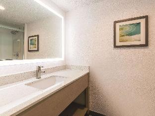 Baymont by Wyndham White Plains - Elmsford - 7