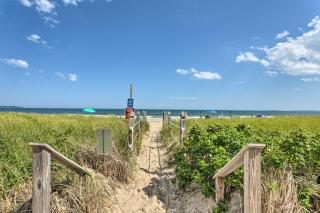 Sun-Soaked Coastal Cottage with Deck and Walk to Beach - Old Orchard Beach - 8