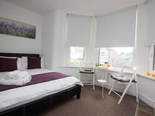 Beddoe Apartments Premier Lodge Eastleigh near Winchester and Southampton - Eastleigh - 5