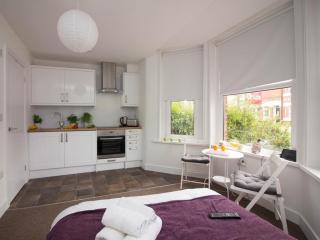 Beddoe Apartments Premier Lodge Eastleigh near Winchester and Southampton - Eastleigh - 4