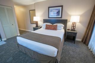 The Embassy Inn - 8