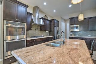 Modern Azure Home with Beautiful Patio, Pool and Spa! - Goodyear - 5