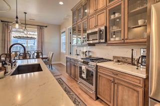 Chic and Modern Flagstaff Home with Hot Tub and Fire Pit - Flagstaff - 3