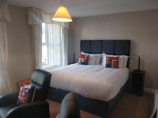 Avonmore House Guest Accommodation - Youghal - 3