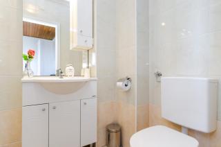 Seaside Guesthouse by JR City Apartments - Jadranovo - 4