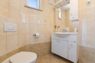 Seaside Guesthouse by JR City Apartments - Jadranovo - 1