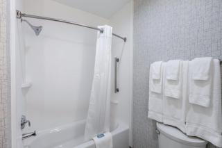 Holiday Inn Express & Suites Jersey City North - Hoboken by IHG - Jersey City - 9