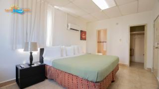 Sandy Beach Hotel - San Juan - 4
