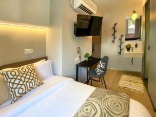 ST Signature Bugis Beach, DAYUSE, 8-9 Hours, check in 8AM or 11AM - 2