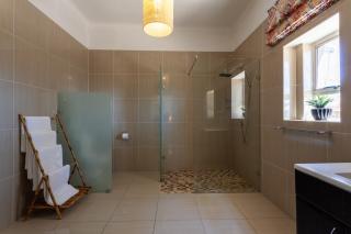 Inverdoorn Game Reserve Lodge - 7
