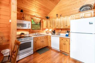 Nice View Fireplace, Hot Tub, Porch Bed, Private - Sevierville - 7