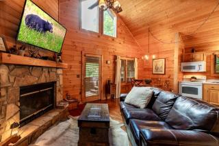 Nice View Fireplace, Hot Tub, Porch Bed, Private - Sevierville - 1