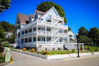Harbour View Inn - Mackinac Island - 9