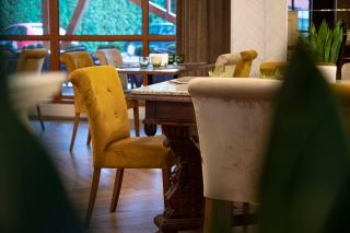 Hotel Bohemia - Bacău - 8