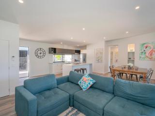 Treetop Bach - Whangamata Holiday Home - Whangamata - 4