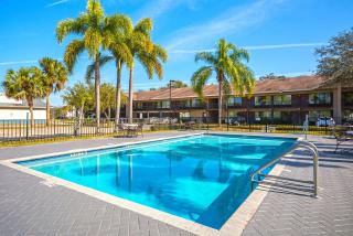 Americas Best Value Inn & Suites Melbourne - Melbourne - 0