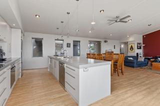 Restful Ruakaka - Ruakaka Holiday Home - 4