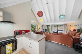 Wharerata - Otaki Beach Holiday Home - 6