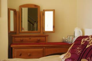 Harlequin Guest House with parking - 5