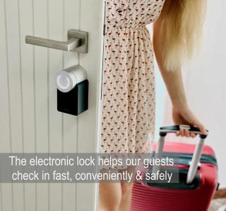 White Rock Milos Suites - 8