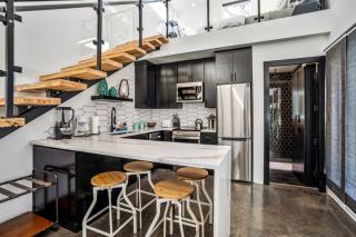 Quantum Tiny Loft at East End Revitalized - Houston - 3