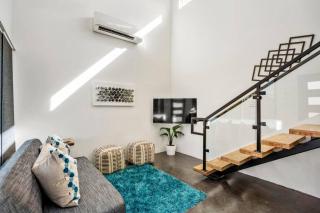 Quantum Tiny Loft at East End Revitalized - Houston - 8