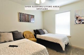 The Nest, 5 BDR, Big House, North of Town - Gatton - 0