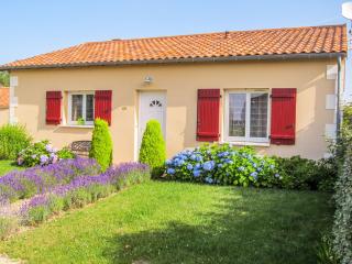 Attractive villa with swimming pool in Les Forges - 0
