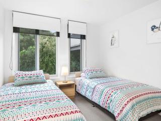 Point Grey Apartment 7 - 4