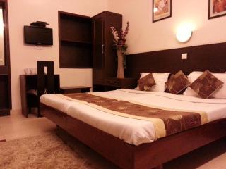 HOTEL VARUNA - Varanasi - 1