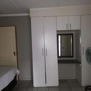 Summerwood Contractors Home - Nelspruit - 2