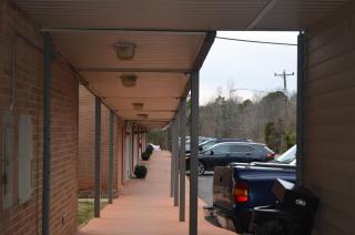 Bravo Inn Greensboro - 1