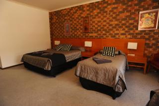 Horsham Mid City Court Motel - 3