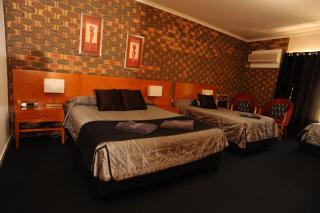 Horsham Mid City Court Motel - 5