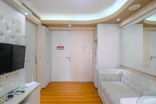Cozy Stay 2BR Bassura City Apartment By Travelio - 2