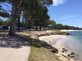 Just Perfect Apartment with Ocean Views - Caloundra - 3