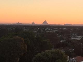 Just Perfect Apartment with Ocean Views - Caloundra - 6