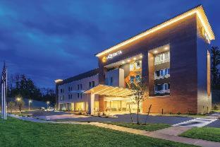 La Quinta Inn & Suites by Wyndham Clifton Park Saratoga Area 1749 Route 9 - Clifton Park - 1