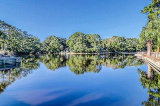 Queens Grant 653 - 7