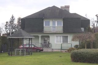Cedar Apartment 4 - 6