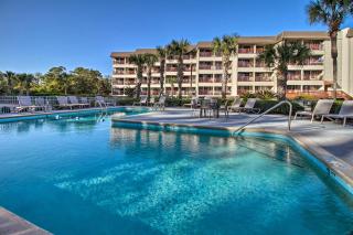Relax by Pool and Walk to Beach Hilton Head Condo! - Hilton Head Island - 8