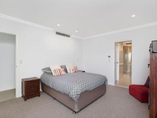 Solaya Unit 6 - Gold Coast - 4