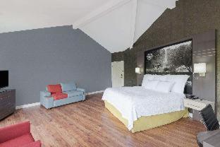 Super 8 by Wyndham Sturbridge - Sturbridge - 7