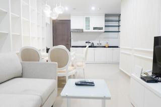 Spacious 1BR Apartment at Praxis By Travelio - 5